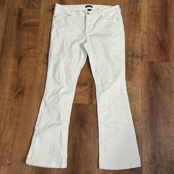 Sincerely Jules White Flare Jeans Women’s 11/30 - Picture 1 of 3